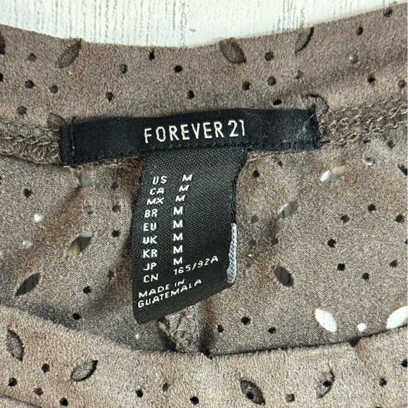 Forever 21, Elegant Brown Eyelet Women's Top. - Picture 4 of 5